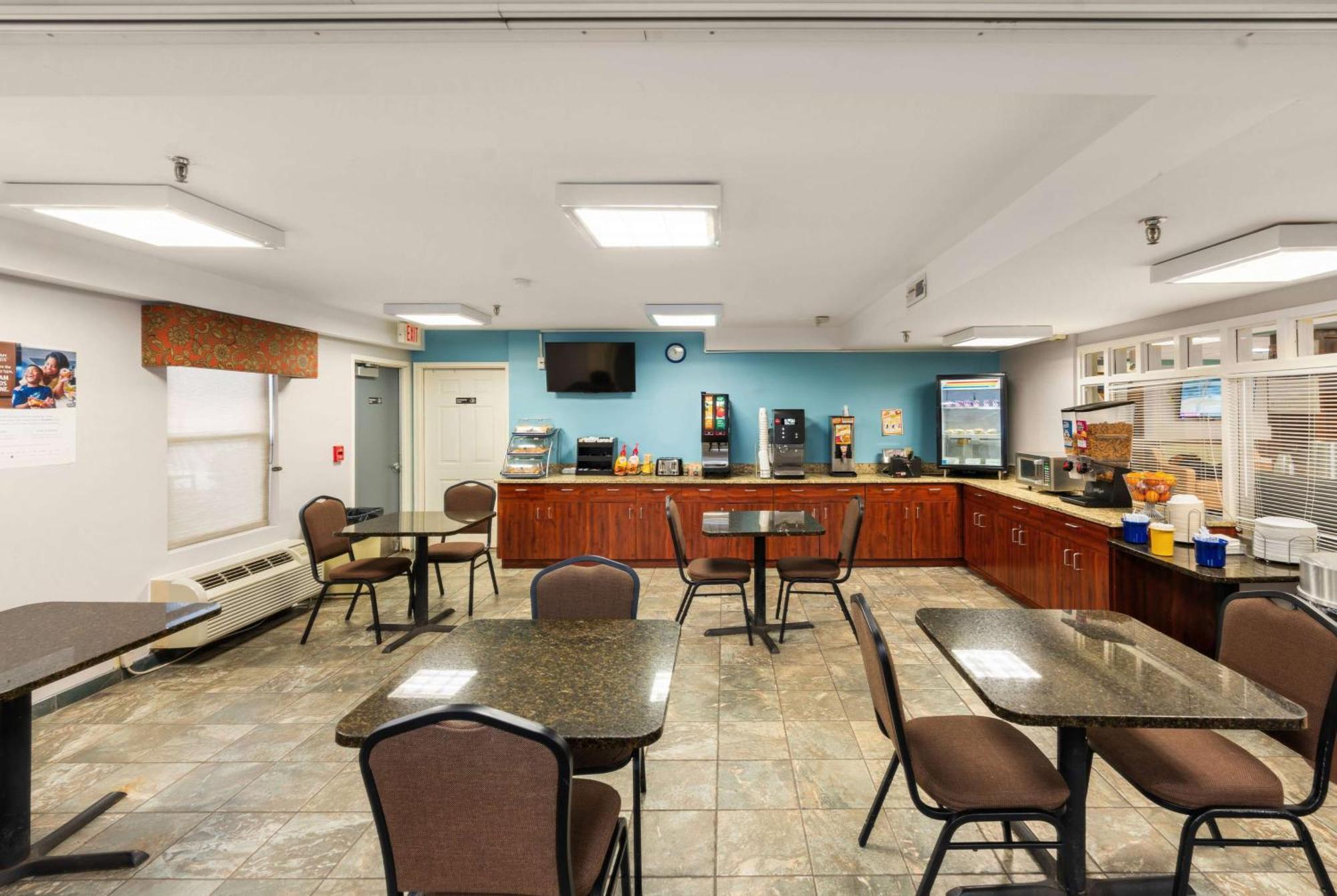 Days Inn By Wyndham Raleigh-Airport-Research Triangle Park Morrisville Dış mekan fotoğraf